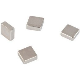 Magnesy Super Strong kwadraty 1x1x0,5cm (6)